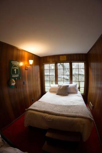 Bed & Breakfast Knapp's Creek Trout Lodge