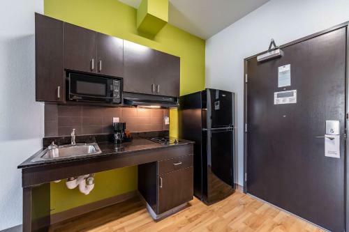 Hotel Studio 6 San Marcos