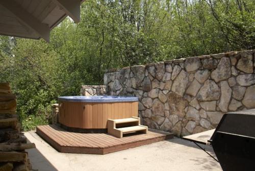 Northridge Hideaway House