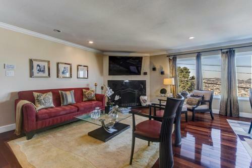 House-canyon Dr