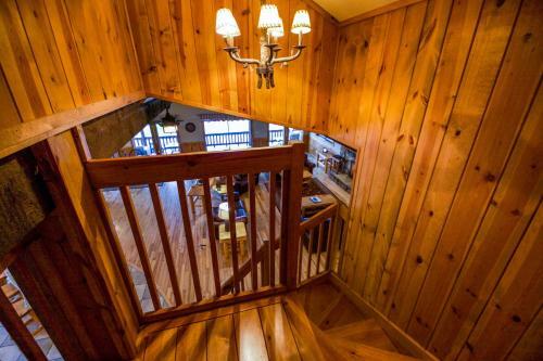 Grande Butte Lodge - Hocking Hills Home
