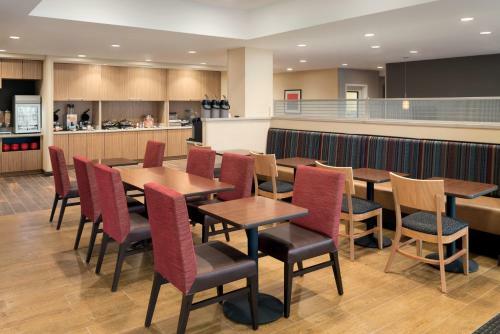 Hotel Towneplace Suites By Marriott Joliet Minooka
