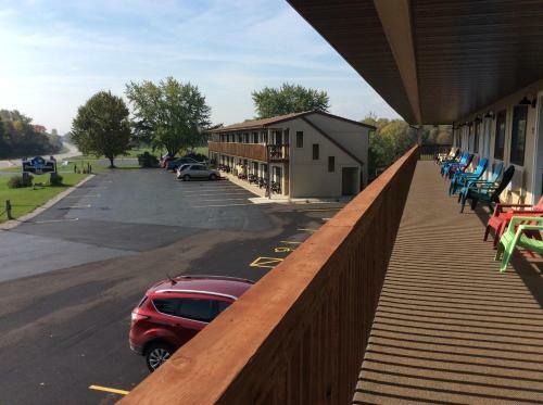 Hotel Scenic Shore Inn