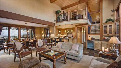 Black Bear Chalet - 4br Luxury Mountain Home