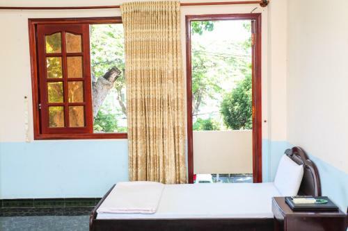 Hotel Kh�ch S?n Ninh Thu?n