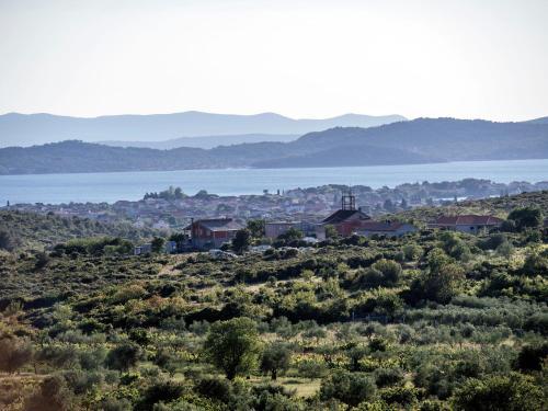 Beautiful Holiday Home In Debeljak With Swimming Pool