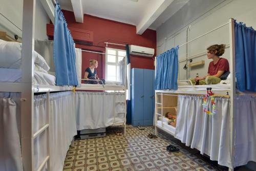 Roger�s Hostel Tel Aviv (age 18-45)