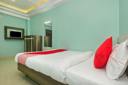 Oyo 22918 Hotel Sadanand Mourya Lodging And Boarding
