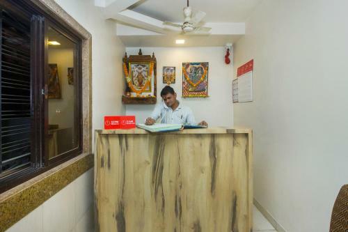 Oyo 22918 Hotel Sadanand Mourya Lodging And Boarding
