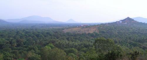 Hotel Kadambavanam Ethnic Village Resort