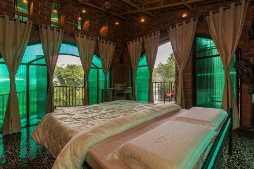 Villa Saffronstays Riverrock