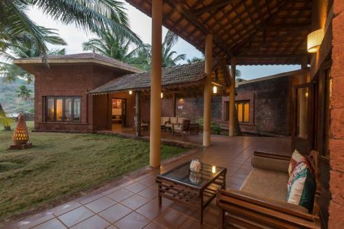 Villa Saffronstays Chirebandi