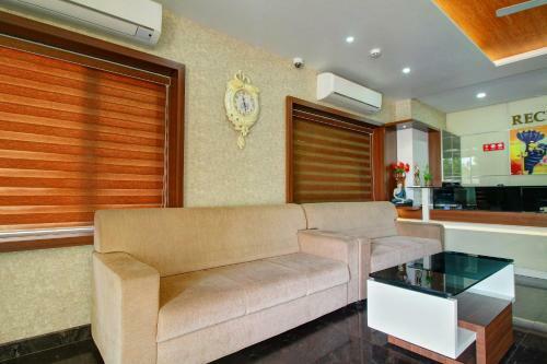 Hotel Capital O 7191 Shri Subham Residency
