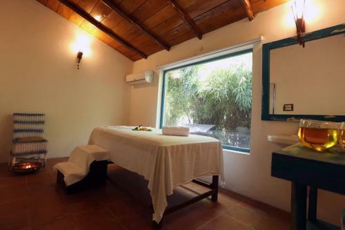 Hotel Acorn Hideaway Resort & Spa