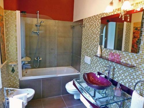 Pontepetri Villa Sleeps 16 Pool Wifi