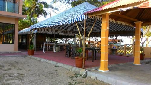 Hostal Cempaka Beach Resort