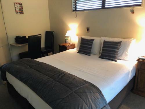 Bed & Breakfast Lake Brunner Longhouse