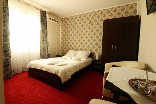 Hostal Pokoje Go?cinne Anna Airport Modlin