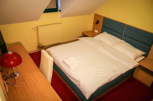 Bed & Breakfast Madea Apartment Pezo