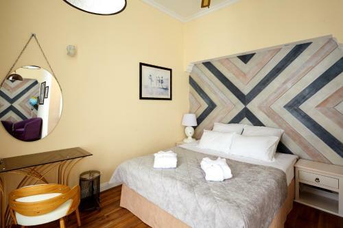 Mama Leone Hotel