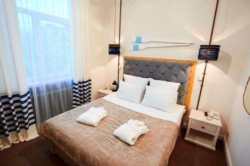 Mama Leone Hotel