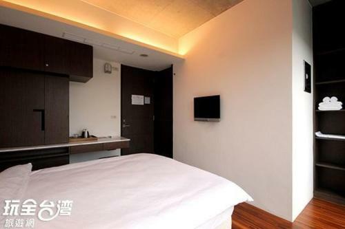 Erchuan Lakeside Cafe Guesthouse