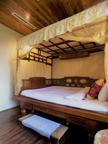 Jiji Village Villa B&B