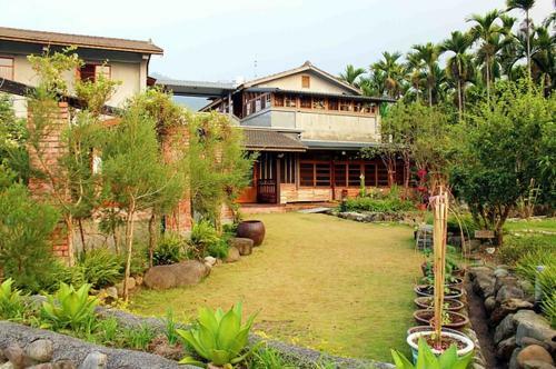 Jiji Village Villa B&B