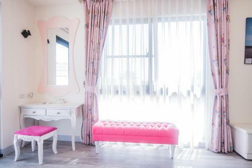 Shangri Longluan Lake One B&B
