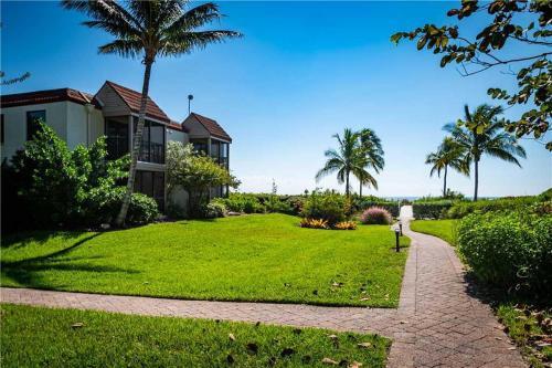 Apartamento East Gulf Condo #731
