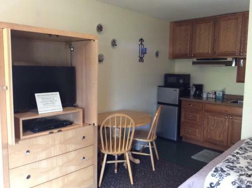 Bird Creek Motel
