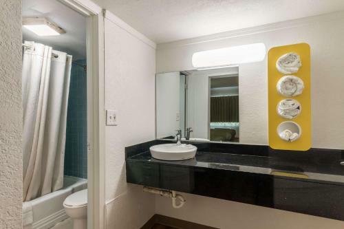 Hotel Motel 6 Huntington