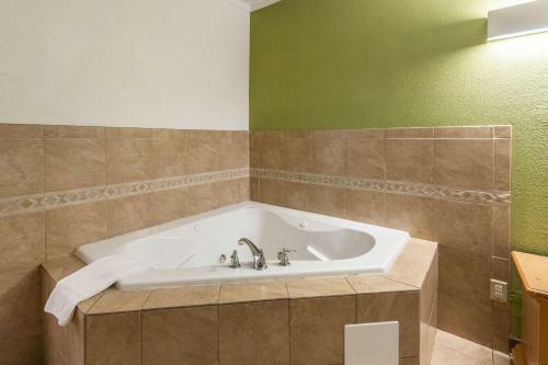 Hotel Motel 6 Huntington