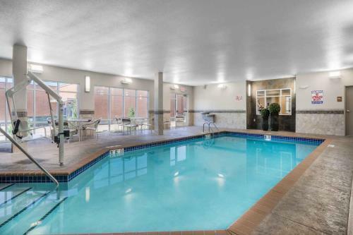 Hotel Americinn By Wyndham Windom