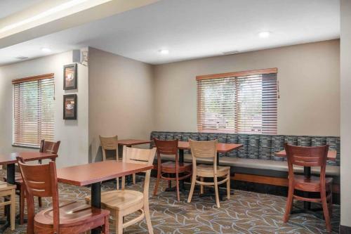 Hotel Americinn By Wyndham Windom
