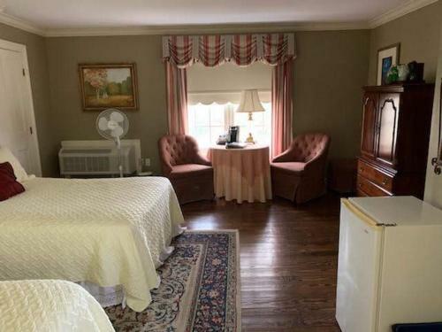 Posada Kent Manor Inn