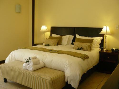 Hostal Moon And Sixpence Garden Guest House