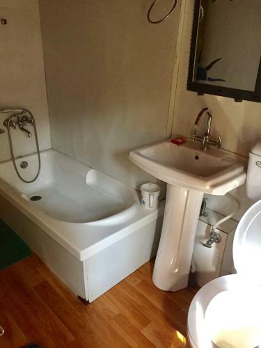 Hostal Taif Houseboat