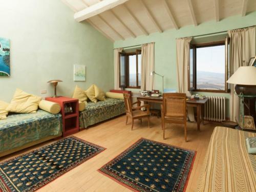 Monticchiello Villa Sleeps 20 Pool Wifi