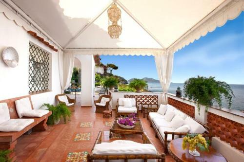 San Montano Villa Sleeps 12 Pool Air Con Wifi
