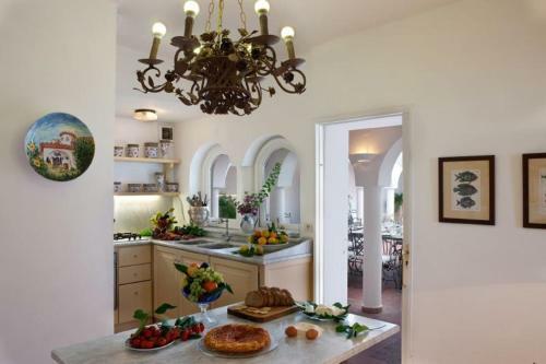 San Montano Villa Sleeps 12 Pool Air Con Wifi