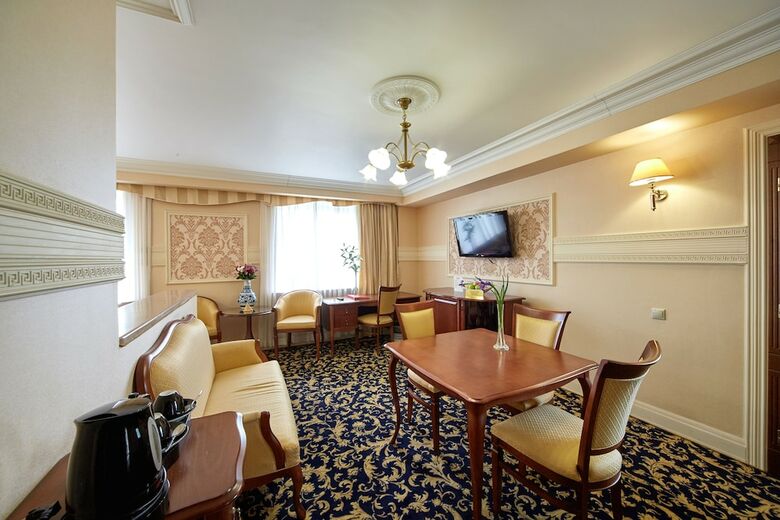 Zvezda Hotel