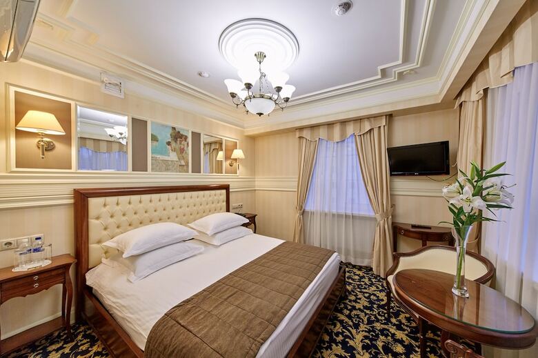 Zvezda Hotel