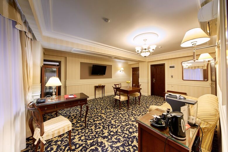 Zvezda Hotel