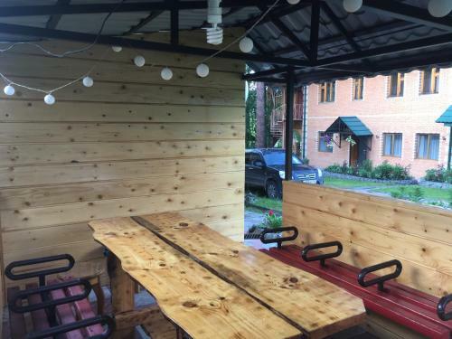 Hostal Holiday House Aveliya