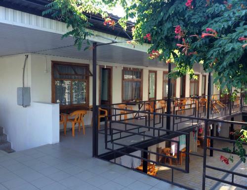 Hostal Tatiana Guest House