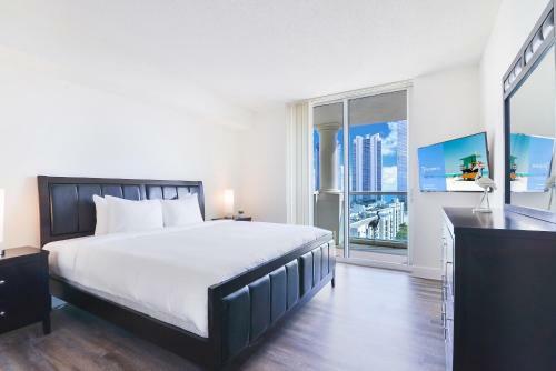Hotel 1, 2 And 3 Bedroom Ocean Condos With Balcony