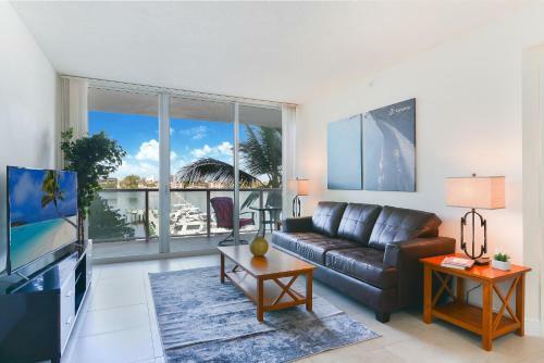 Hotel 1, 2 And 3 Bedroom Ocean Condos With Balcony