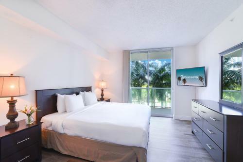Hotel 1, 2 And 3 Bedroom Ocean Condos With Balcony