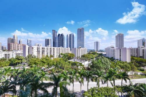 Hotel 1, 2 And 3 Bedroom Ocean Condos With Balcony